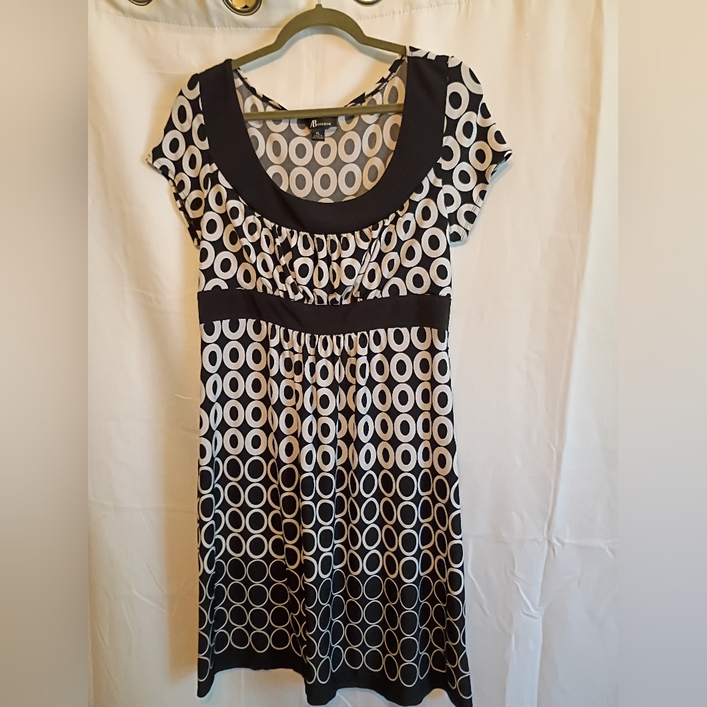 AB Studio Black and White Size Xl Dress